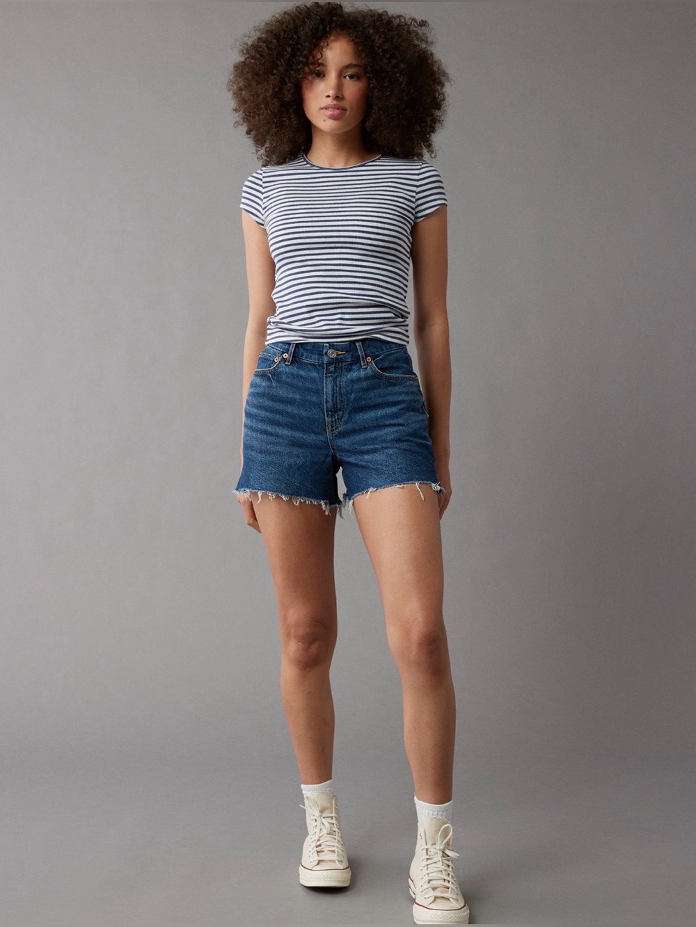 AE Strigid Curvy Super High-Waisted
Relaxed Ripped Short
